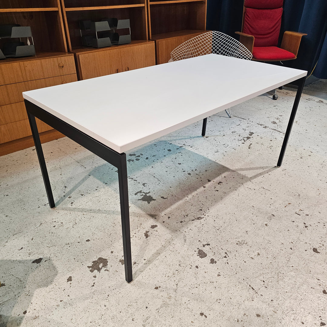 Knoll Antenna Desk