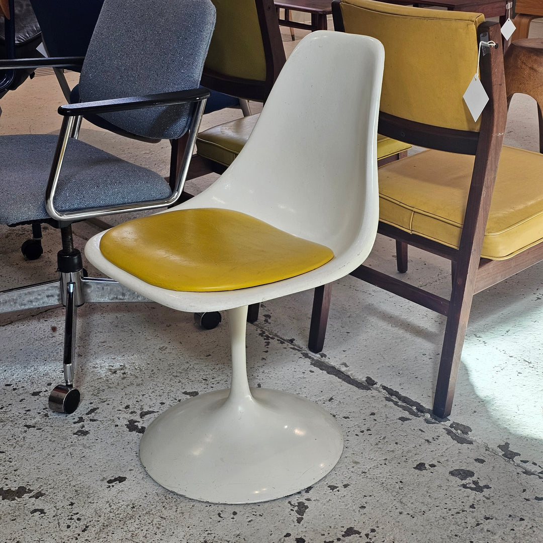 Tulip Chair w/ Yellow Seat