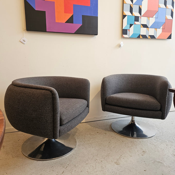 D'Urso Swivel Lounge Chair